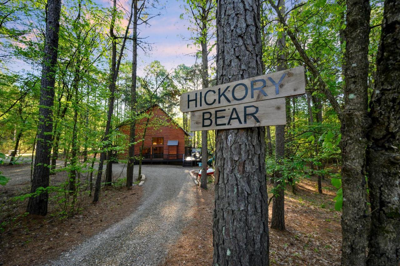 Hickory Bear - Cabin Surrounded By Pines, Sleeps 10, Hot Tub, Fire Pit, Arcade, Foosball Table & Deck Slide โบรคเคนโบว์ ภายนอก รูปภาพ