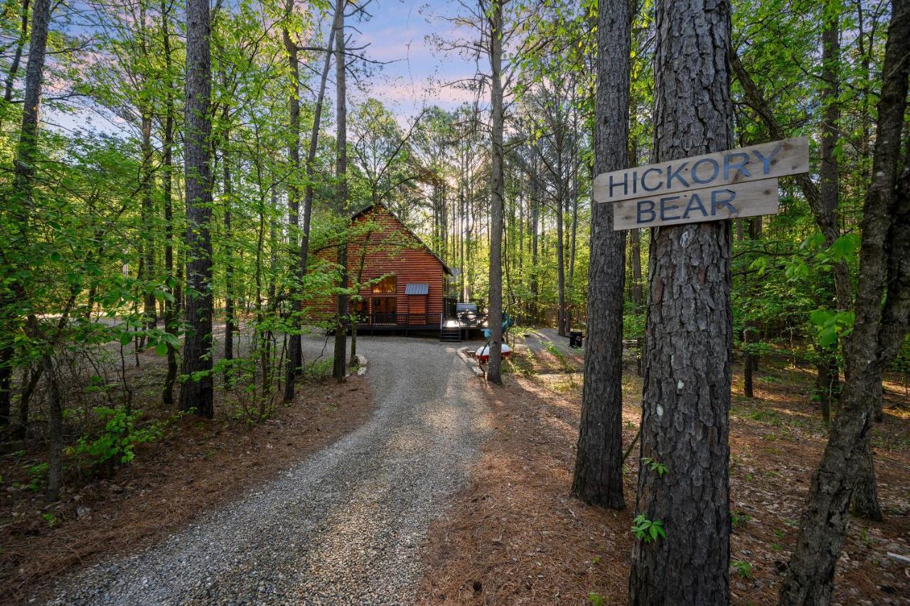 Hickory Bear - Cabin Surrounded By Pines, Sleeps 10, Hot Tub, Fire Pit, Arcade, Foosball Table & Deck Slide โบรคเคนโบว์ ภายนอก รูปภาพ
